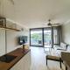 Free Parking Modern Smíchov Apartment With Large Balcony, Praha - Fotografie 1