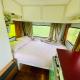 Cute little caravan for 2 in old orchard, Hem - Fotografie 7