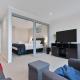 Vibrant City Apt with Rooftop City Views and Wi-Fi, Окленд - Фото 8