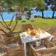 Beach front with Swimming Pool, Illyria Resort Apt 102, Milna - Foto 1