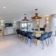 NEW! Stylish 5 bedroom Camps Bay Villa, Кейптаун - Фото 9