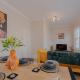 Beachfront, 2-bedroom, Sleeps 5, long stays Brighton & Hove - Photo 2