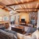 Vista Sugarloaf ~ Dog-friendly Mountain getaway near town & skiing w/ gas grill & spacious deck, Sugarloaf - Foto 1