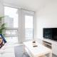 Bright Condo with AC and Parking near Science World for 4 Guests Vancouver - Foto 3