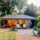 Cozy lodge in the Rheezerbos with hottub!, Rheezerveen