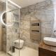 Exceptional location, 2BR right on Place Massena, Newly Renovated, Nice - Photo 5