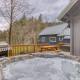 Riverbend Retreat 3 - Riverfront, Hot Tub, BBQ Pet Friendly, Rhododendron