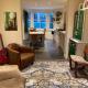 Arty Parkside Home & Garden 500m to Zone 2 Tube, Londra - Foto 9
