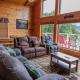 Riverside Cabin with Mountain View, Hot tub and Gameroom Sevierville - Fotografie 7