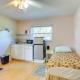 Walkable Studio in Pinellas Park with Desk and Patio, St Petersburg (foto 6)