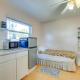 Walkable Studio in Pinellas Park with Desk and Patio, St Petersburg (foto 9)
