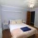 Spacious 5-Bedroom Home with Large Garden in Egham, Thorpe (zdjęcie 4)