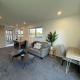 Suburb Living in Riccarton 2BR Christchurch - Fotografie 1
