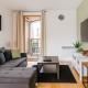 Landvue Stays, Modern, 2 bed apartment with free parking!