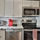 The Snowshed Steps at Mt Green - Walk-to-Lifts Ski Condo with Pools, AC, Fireplace & Shuttle!, Killington (foto 10)
