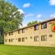 Super 8 by Wyndham Chaska, Chaska