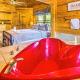 Dog Friendly, Romantic Mtn Getaway Hot Tub Pool Gatlinburg - Foto 3