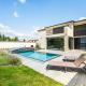 Villa with pool by the lake Mušovské jezero