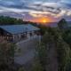 Idyllic Retreat with Epic Views - Hot Tub - Fire Pit