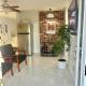Bellagio a modern spacious unit with large balcony facing a golf course view, Tampa (photo 5)