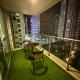 BGC One Uptown 2bedroom with balcony and 1 free parking, Манила - Фото 9