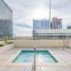 Bright & Stylish 2BR High-Rise Pool Gym Access Phoenix - Foto 8