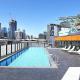 Modern 2BR Apt at Marvel Stadium with Parking & Rooftop Pool, Melbourne - Foto 7