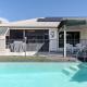 5BR with pool, games room, sleeps up to 10 guests, Burrum Heads - Fotografie 4