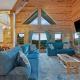 4BR Cabin with Ski Resort, Mtn Views & Hot Tub Swiss - Foto 9