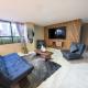 3 bedroom apartment, with arcade machine - 1 block from lleras park p7, Medellín - Fotografie 5