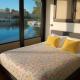 Yellow houseboat on Lake Maggiore, Roma - Foto 9