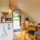 Pod2 - Powys River Pods - Pet Friendly Glamping Pod Builth Wells Powys Wales, Garth - Fotografie 8