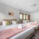 MIQ S22 Pool Villa PhromPhong Emsphere 5BR, Bangkok - Foto 10