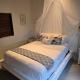 Angels Beachhouse - Beachfront, fast internet, Queen beds, new owners, Port Vila (Foto 5)
