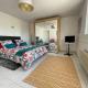 Cosy one bedroom flat with terrace, Saint-Lunaire