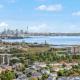 Amazing Ocean Views 1BR w Rooftop Pool Gym Tennis, Окленд - Фото 6