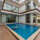 StayVista at Villa Alora with Jacuzzi, Lonavla (Foto 5)