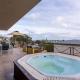 Beachside Manor - Sleeps 16, 2 mins from Camps Bay beach, Кейптаун - Фото 3