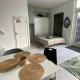 Canal Garden Apartment StayWell Amsterdam, Амстердам (фото 10)