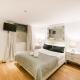 Private rooms with shared bathrooms and a top floor studio, Londýn - Fotografie 1