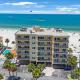 Steps to the Sand | Bright Updated 2BR/2BA Beachfront Complex St Pete Beach - Foto 2