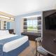 Microtel Inn & Suites by Wyndham Waynesburg - Photo 8