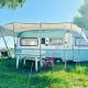Stover Strand Camping, Drage