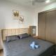 COZY Agile Bukit Bintang KL 4-5 Pax Klcc view neflix with Parkin 353A, Kuala Lumpur - Foto 8