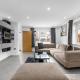 Sleeps 6 Manchester home by City SuperHost, Manchester - Photo 1