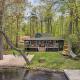 Lakefront | Foliage | Family | Peaceful