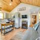 Cozy New York Abode - Porch, Near Fishing and Hiking, Jordan (fotografie 3)
