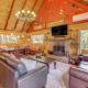 Game Room & 2 Decks: Walkable Lake Arrowhead Cabin, Lake Arrowhead (foto 2)