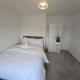 A spacious double room in a lovely home in Wakefield, Wakefield (foto 8)