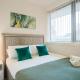 Spacious Two-Bedroom Apartment - Parking, 7 Mins from Station, Ideal for Business or leisure Stays By AV Hughes Properties, Милтон-Кинс (фото 7)